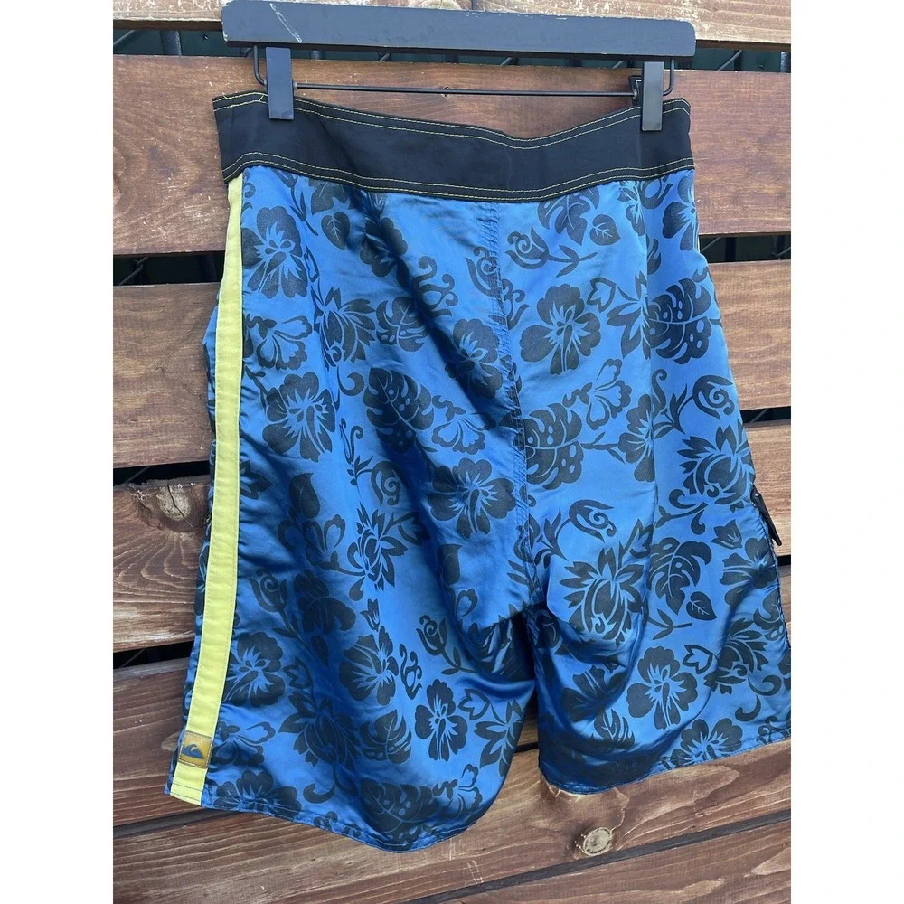 Vtg Quiksilver Mens Blue Nylon Board shorts Perry Dane *Size‎ 30